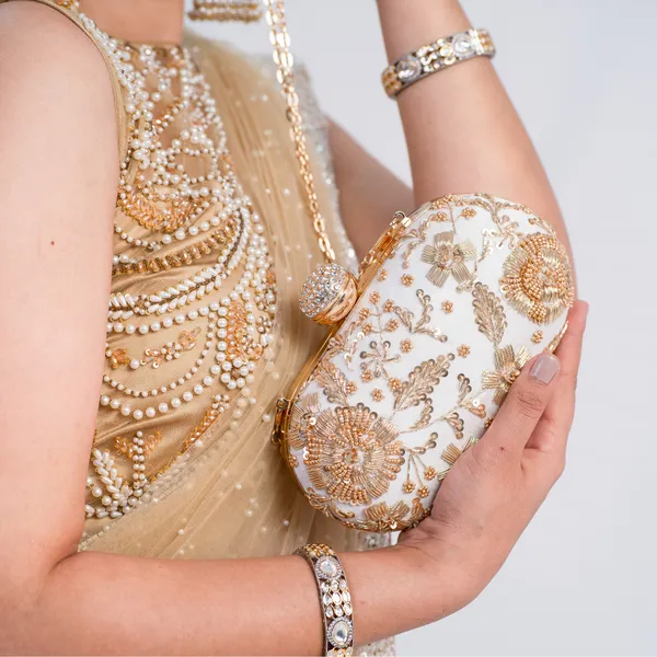 Noor_Élan_Embroidered_Clutch